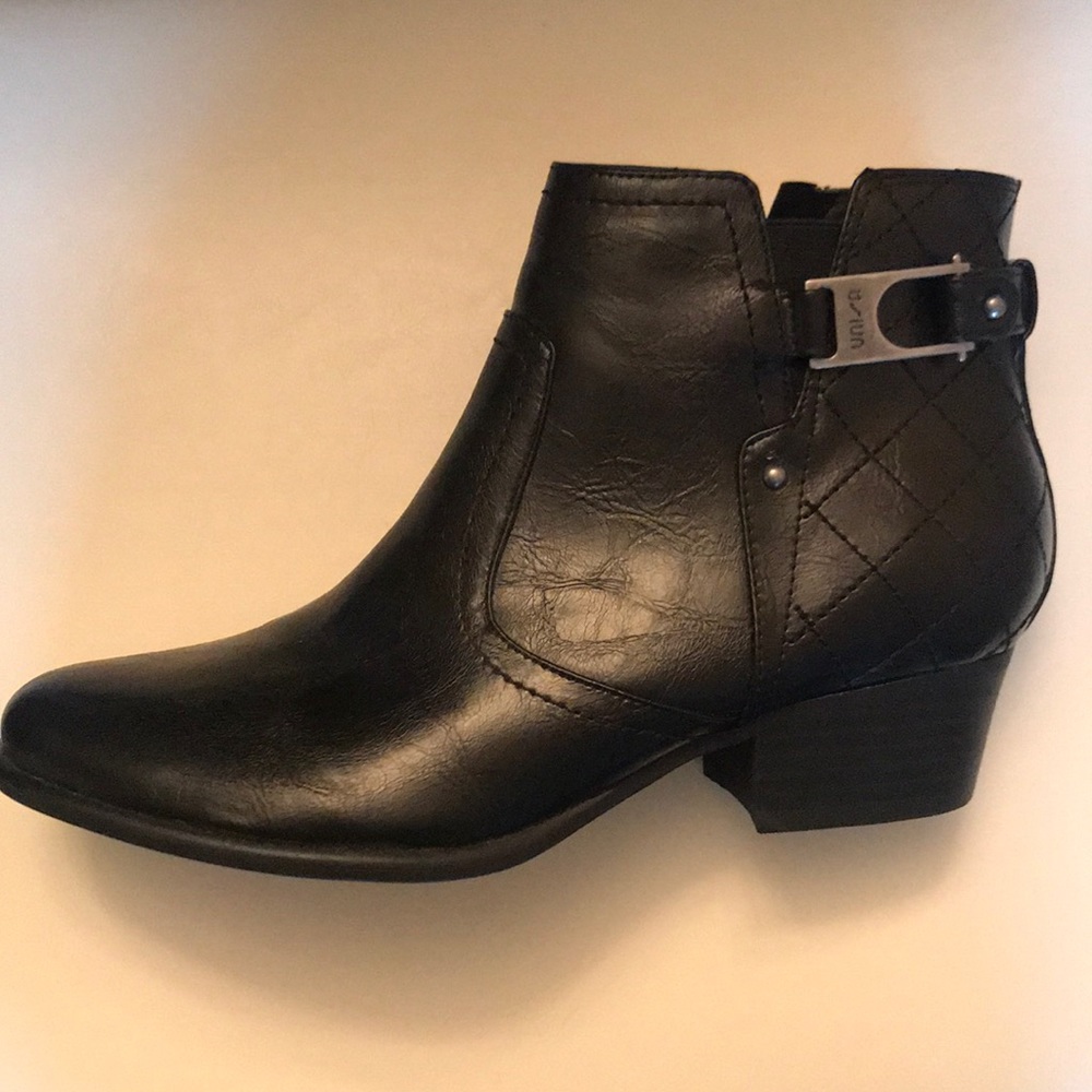 Unisa Black Booties with Zipper